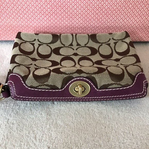 Coach Wristlet - Picture 3 of 4